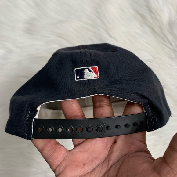 Cleveland Indians Hat - Picture 3 of 7